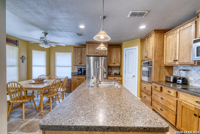 Image 21 of 51 For 270 Robinson