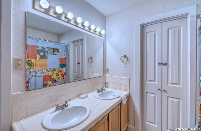 Image 34 of 51 For 270 Robinson