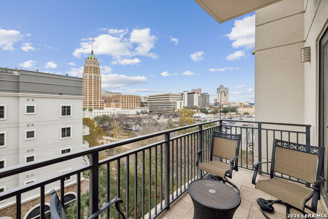 Image 25 of 44 For 230 Dwyer Ave  501