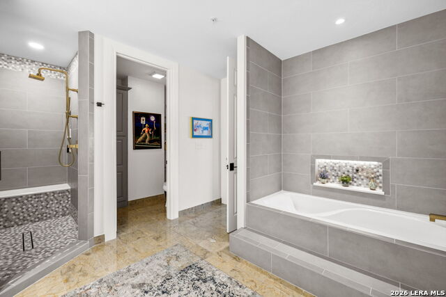 Image 39 of 44 For 230 Dwyer Ave  501