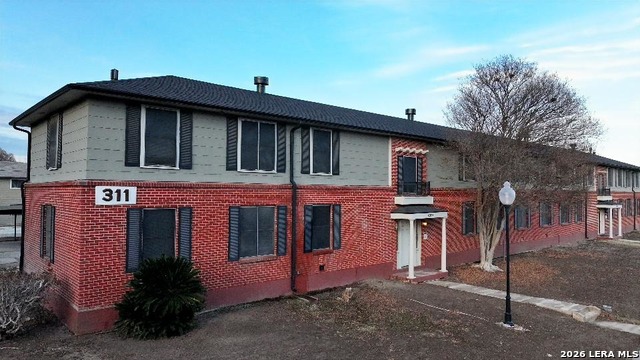 Image 2 of 17 For 309 Calgary Ave