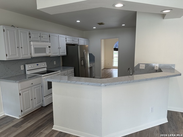 Image 4 of 18 For 10463 Trailway Oak