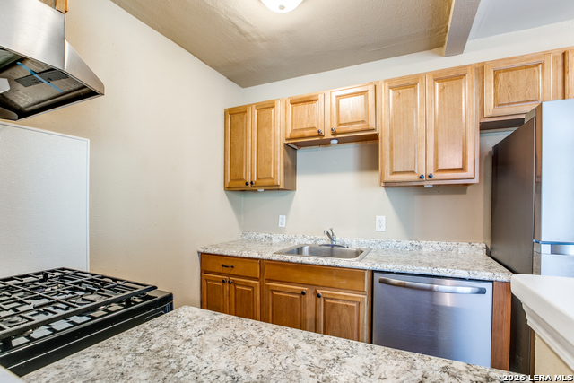 Image 2 of 12 For 216 Lucas  2