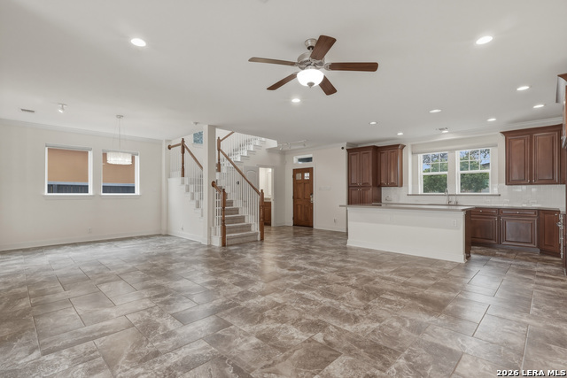 Image 2 of 26 For 623 Leigh St