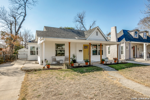 Image 2 of 25 For 1830 Magnolia W