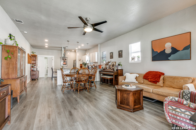 Image 4 of 25 For 1830 Magnolia W