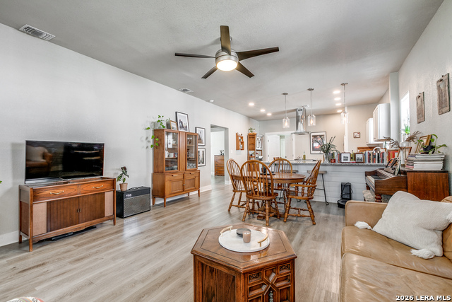 Image 5 of 25 For 1830 Magnolia W