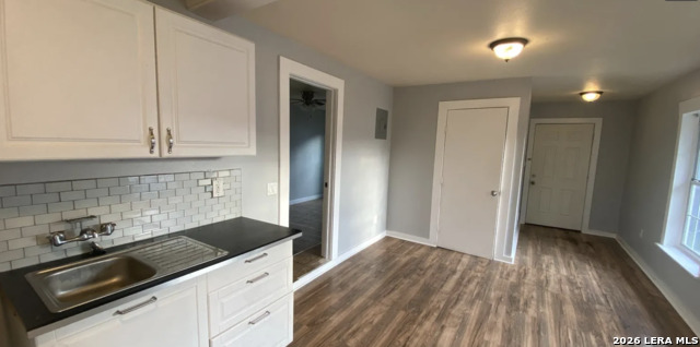 Image 5 of 9 For 433 Kayton  