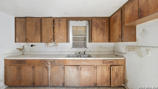 Image 3 of 20 For 510 Volunteer