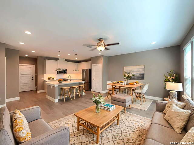 Image 2 of 40 For 1511 Sandalwood E 11