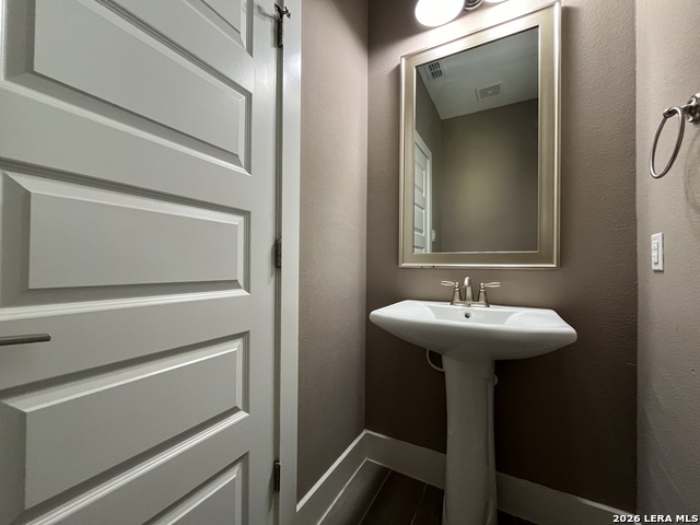 Image 25 of 40 For 1511 Sandalwood E 11