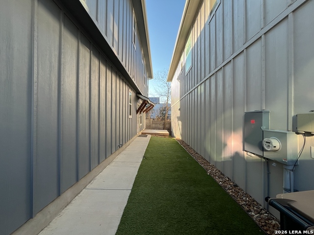 Image 32 of 40 For 1511 Sandalwood E 11