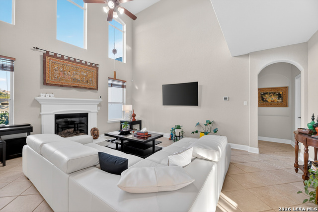 Image 5 of 38 For 18006 Maui Sands