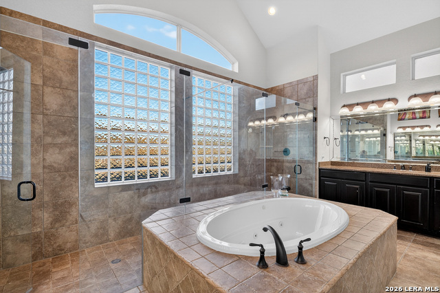 Image 7 of 38 For 18006 Maui Sands