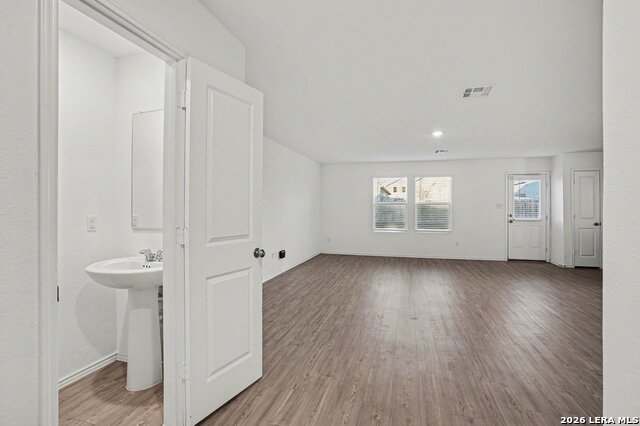 Image 3 of 18 For 5459 Daphne Path