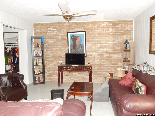 Image 11 of 16 For 923 Eikel  