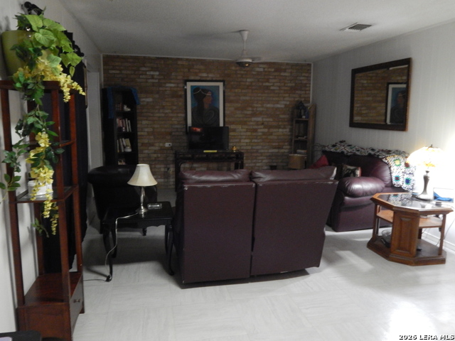 Image 4 of 16 For 923 Eikel  