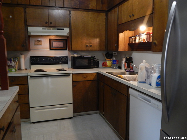 Image 11 of 11 For 921 Eikel St