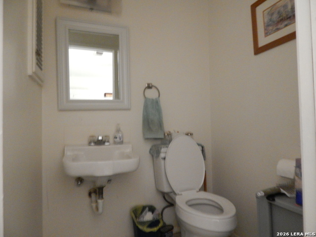 Image 9 of 11 For 921 Eikel St