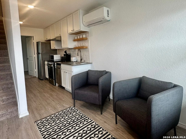 Image 6 of 20 For 7021 Elm Cv  