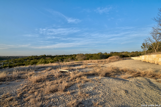 Listing photo id 8 for 1045 Shapen Springs S