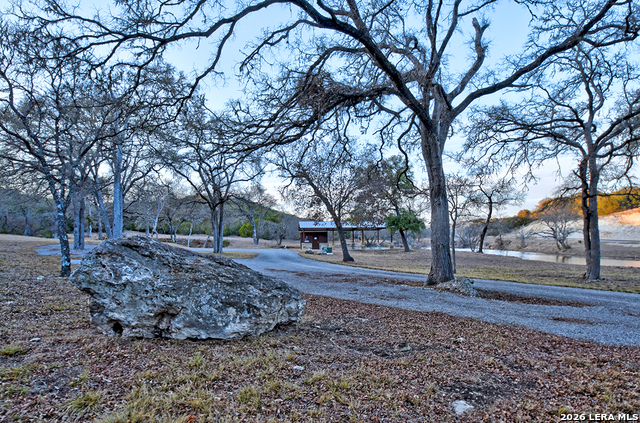 Listing photo id 17 for 1045 Shapen Springs S