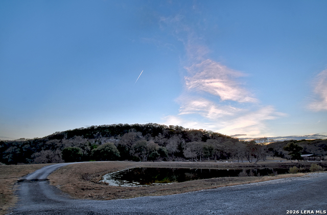 Listing photo id 31 for 1045 Shapen Springs S