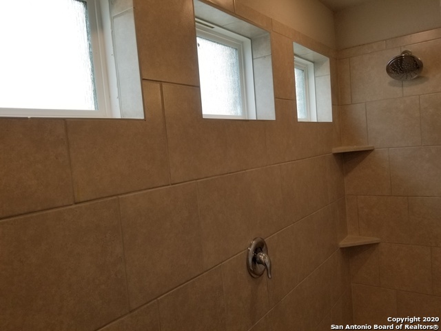 Image 18 of 25 For 210 Holland Park