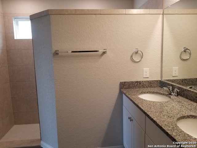 Image 20 of 25 For 210 Holland Park