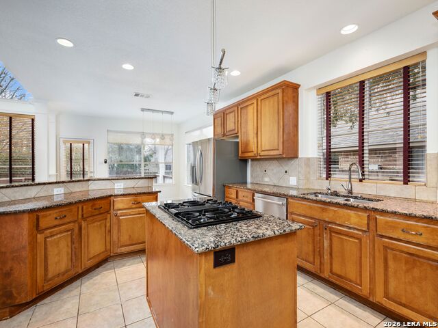 Image 15 of 55 For 18619 Rogers Place