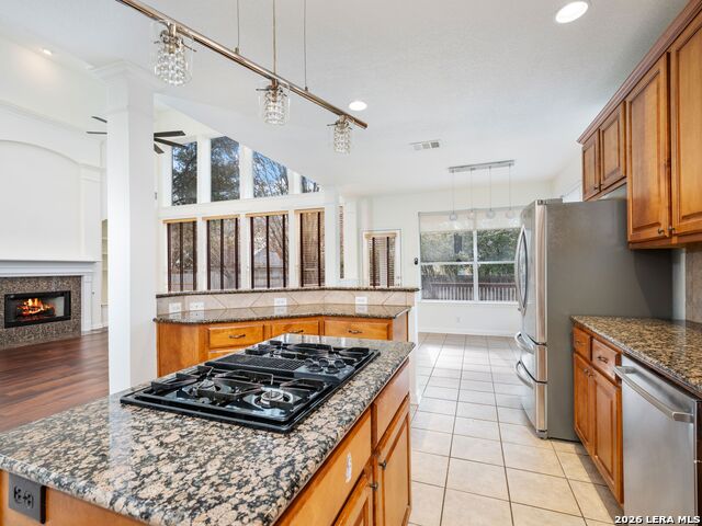 Image 16 of 55 For 18619 Rogers Place