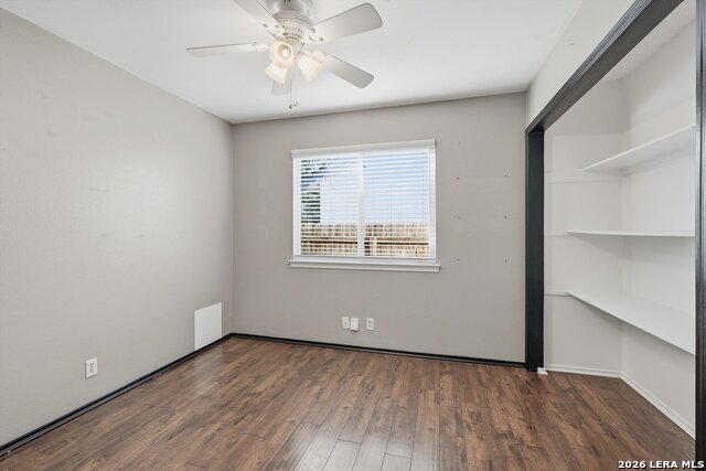 Listing photo id 11 for 7326 Sunscape