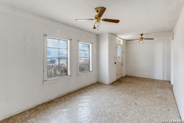 Image 11 of 24 For 910 Cross  