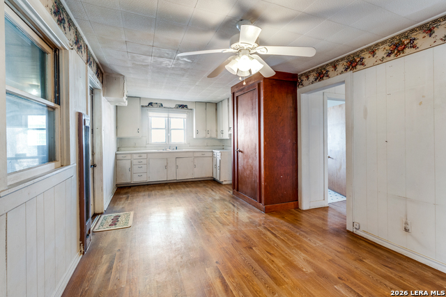 Image 14 of 24 For 910 Cross  