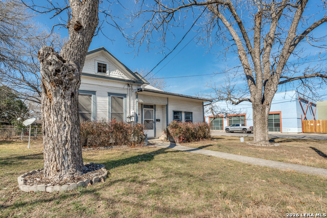 Image 2 of 24 For 910 Cross  