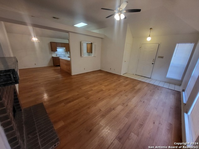 Image 4 of 14 For 12122 Netherwood