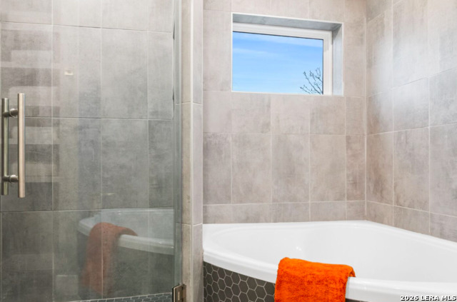 Image 8 of 11 For 159 Davis Ct #102  102