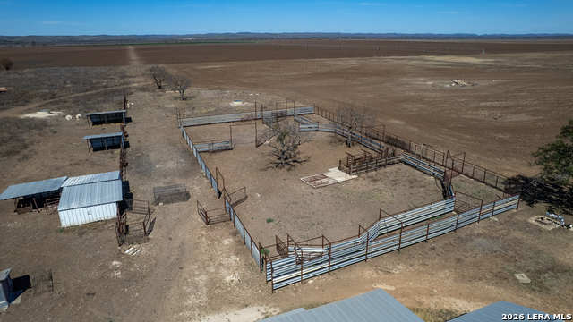 Listing photo id 25 for 500 Pr 3300 Fm 1049n