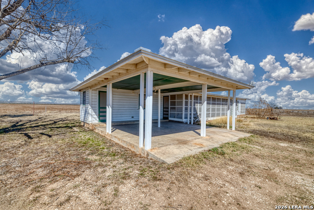 Listing photo id 4 for 500 Pr 3300 Fm 1049n