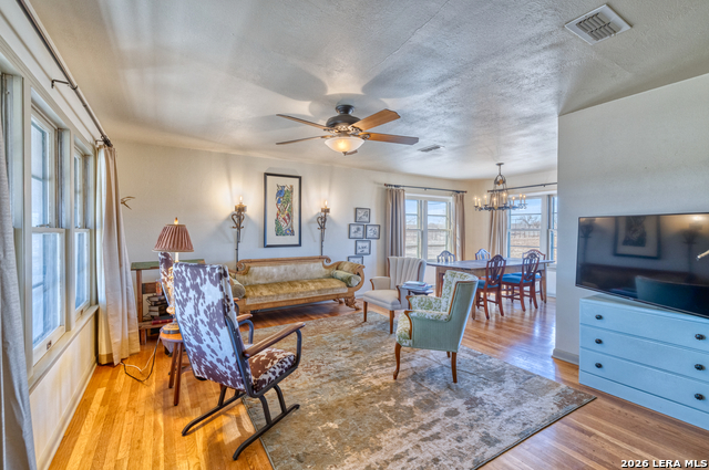 Listing photo id 5 for 500 Pr 3300 Fm 1049n