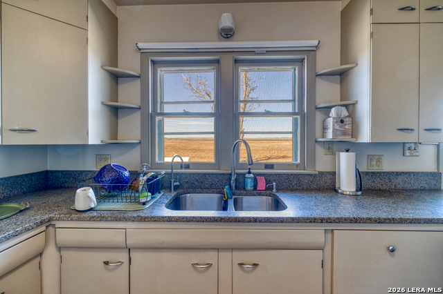 Listing photo id 7 for 500 Pr 3300 Fm 1049n