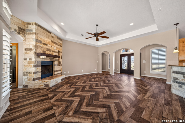 Listing photo id 8 for 7033 Robin Hood Way