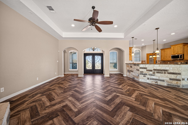 Listing photo id 9 for 7033 Robin Hood Way