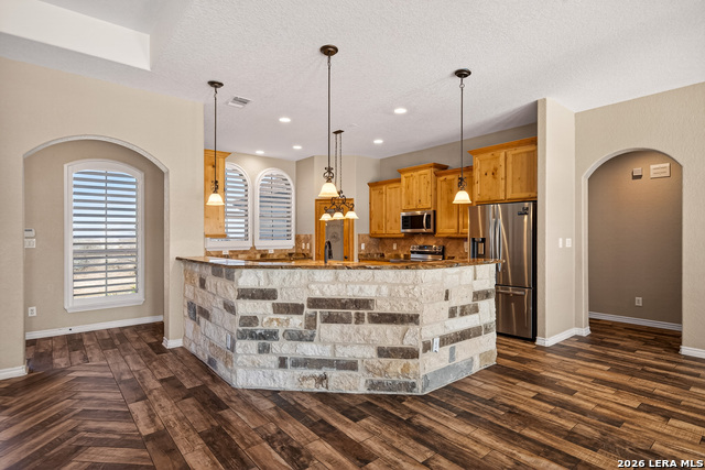 Listing photo id 10 for 7033 Robin Hood Way