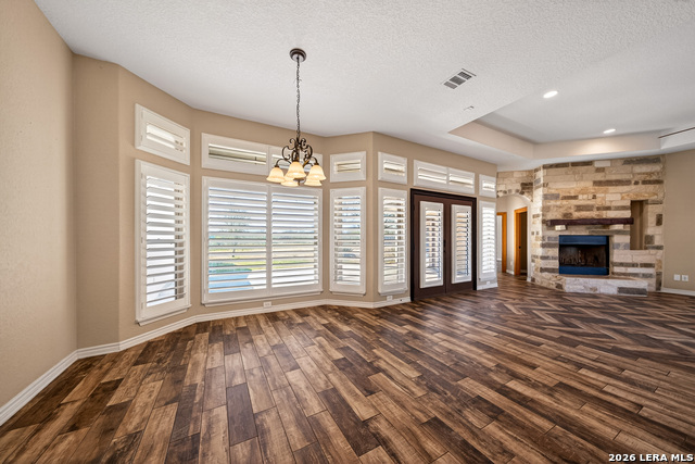 Listing photo id 14 for 7033 Robin Hood Way