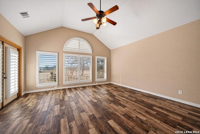 Listing photo id 20 for 7033 Robin Hood Way