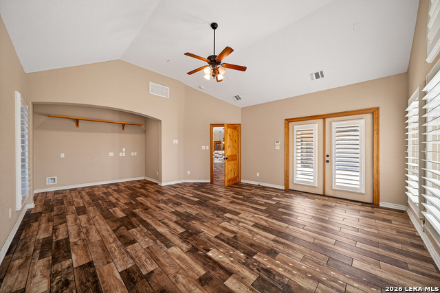 Listing photo id 21 for 7033 Robin Hood Way