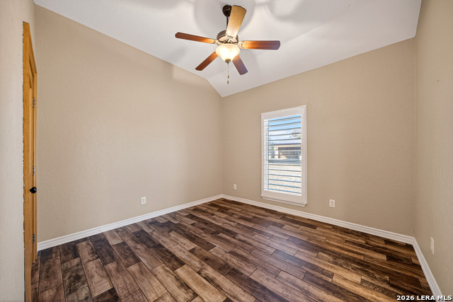 Listing photo id 25 for 7033 Robin Hood Way