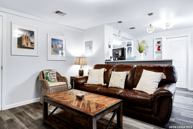 Image 18 of 48 For 425 Parland  