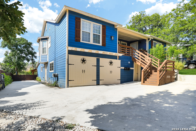 Image 2 of 48 For 425 Parland  